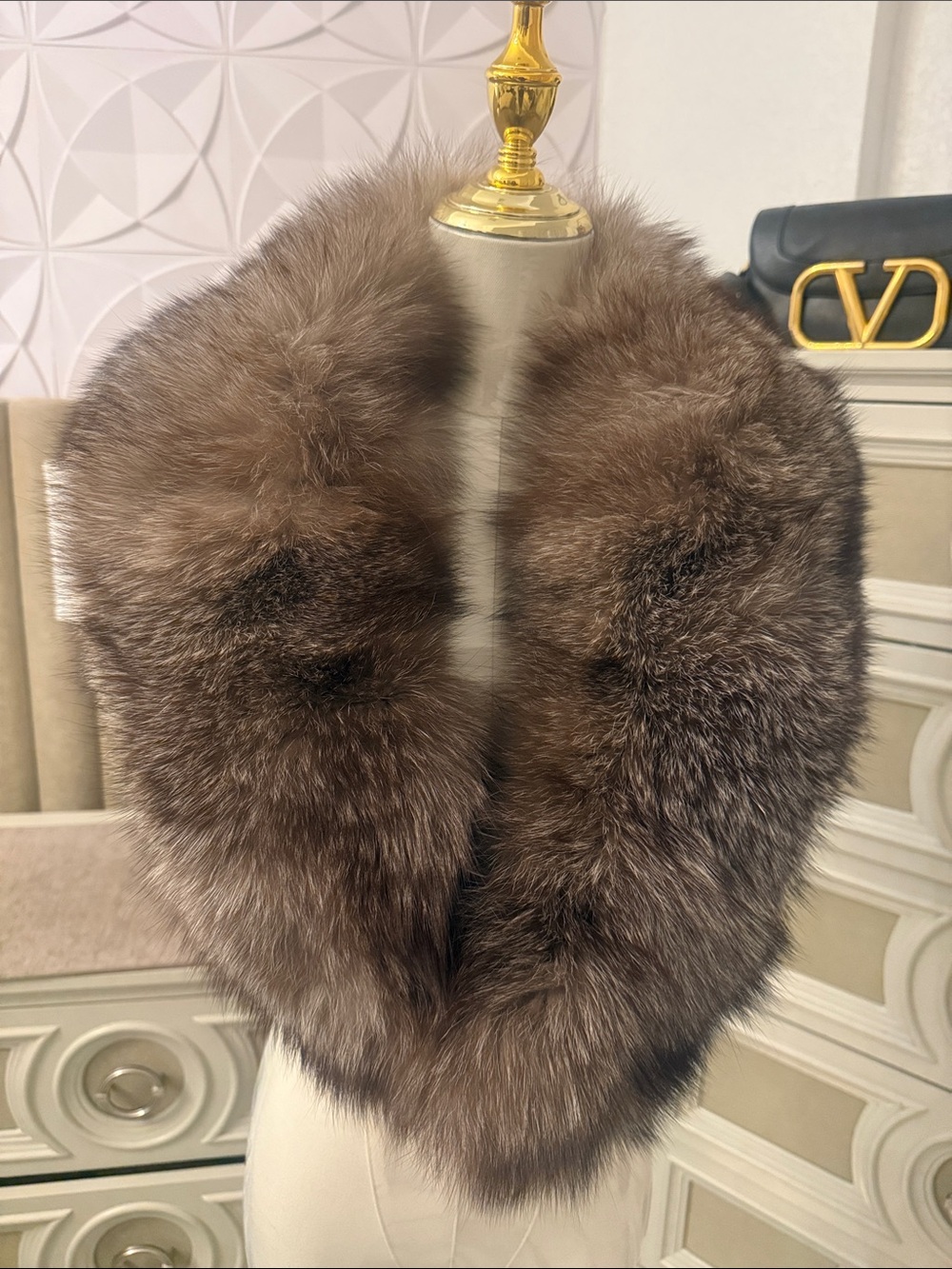 Saga fox Crystal Fox fur thick pelts clip on collar scarf